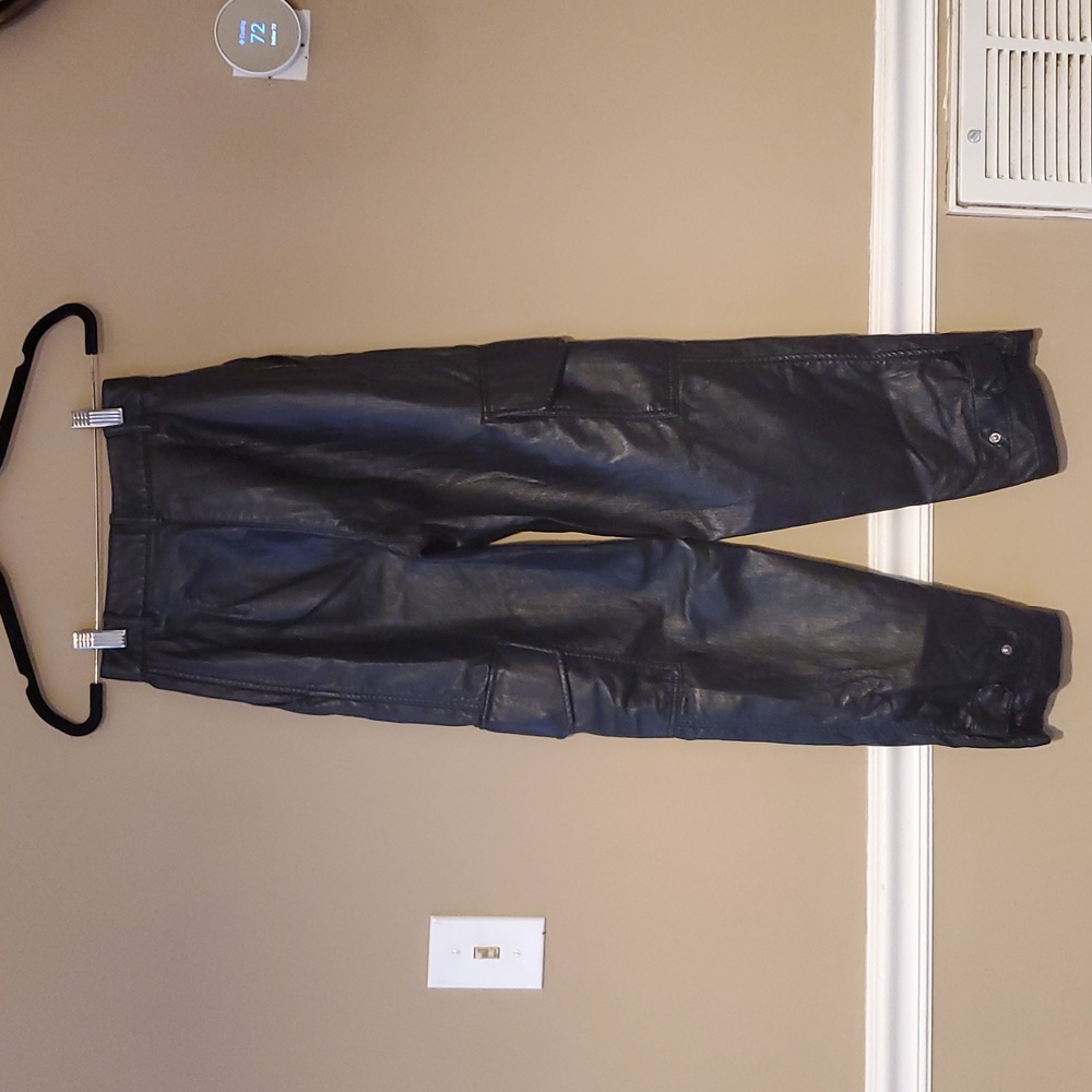 Aritzia Wilfred Modern Cargo Pants Faux Leather In Black Size 00 - Picture 4 of 12